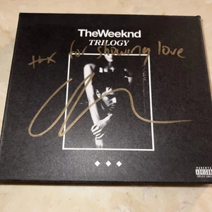 CD autógrafo de trilogía The Weeknd firmado por el Grial - Imagen 1 de 4