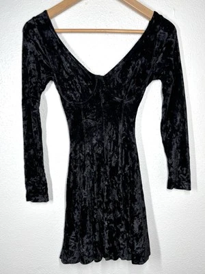 Vestido Patinador De Colección Años 90 Negro Terciopelo Aplastado CONTEMPO INFORMAL Pequeño Usado en Excelente Condición Foto 1 de 4
