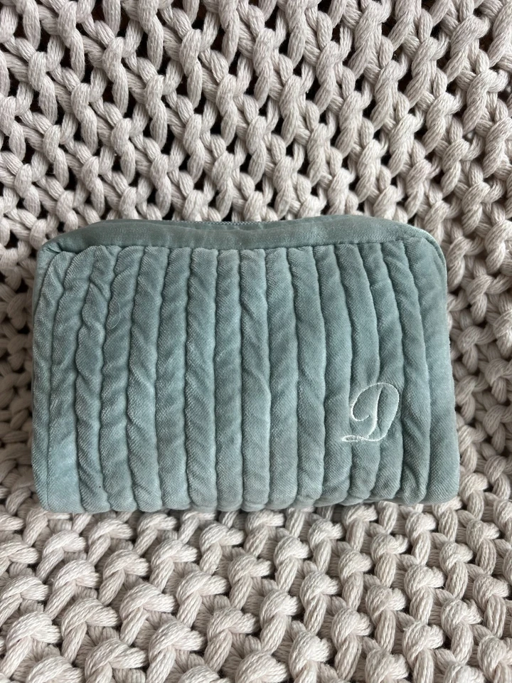 Pottery Barn косметический макияж сумка синий выстеганный бархат шелк с монограммой "D" - Изображение 1 из 1