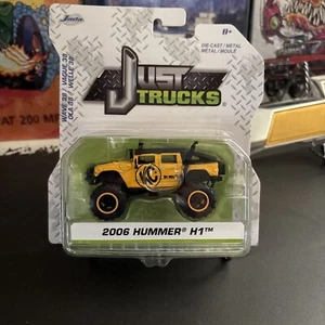 1/64 2023 Jada Toys Just Trucks Bright Yellow 2006 Hummer H1 Off Road 4X4 - Picture 1 of 5