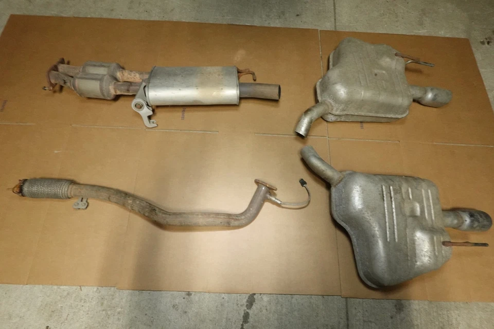 Sistema de escape GMC ACADIA 2017-2019 Foto 1 de 4