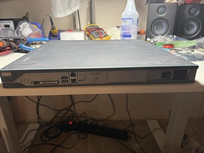 CISCO 2811 2-Port FE 10/100mbps, 64MB Flash - Image 1 of 4