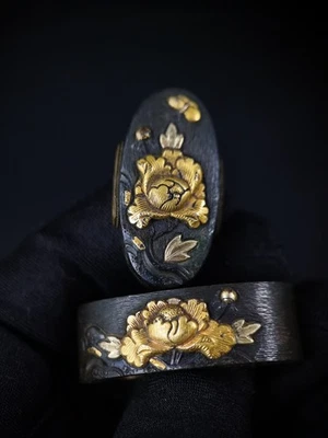 Peônia japonesa Fuchi e Kashira para período Wakzashi Edo antigo B107 - Imagem 1 de 4