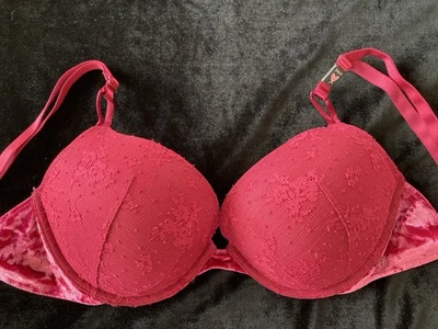NEW Victoria Secret 34DD Push Up Bra Burgundy Lace w Velvet Wings NWT - Image 1 of 4