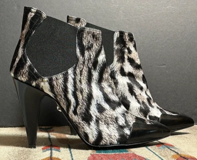 Botín para mujer Just Cavalli animal print cuero negro talla Italia 38/7,5B $695 Foto 1 de 4