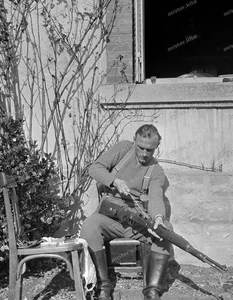 Negativ-1.Panzerarmee-Kleist-Feldgendarmerie-waffe reinigen K98-Pas-de-Calais-19 - Bild 1 von 1