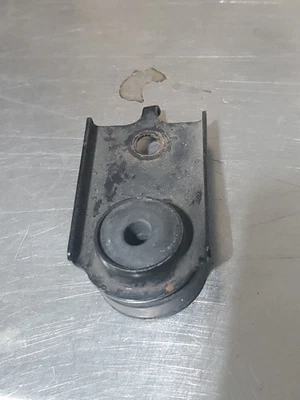 OEM EG Honda Civic Del Sol AC Condenser Fan Top Mounting Bracket With Bushing - Image 1 of 3