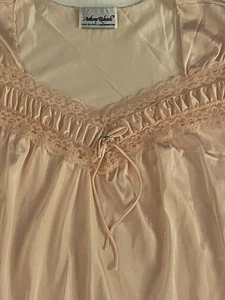 Anthony Richards PIRSICH Nachthemd Nylon Spitze Schleife Wade Kurzarm Plus 1X gebraucht, in einwandfreiem Zustand - Bild 1 von 11