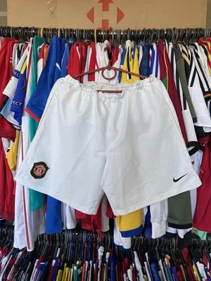 MANCHESTER UNITED 2006 2007 HOME AWAY FOOTBALL SOCCER SHORTS NIKE 146816 sz M ME - Image 1 of 4
