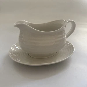 Sophie Conrad for Portmeirion Gravy Boat with Plate Swirl White Serving EUC - Picture 1 of 11