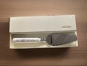 Noritake Shenandoah Kuchen Kasserolle Servierer Weiß Blumenmuster Verpackt Neu Vintage - Bild 1 von 10