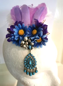Lilac feather, blue flower hair clip, fascinator style hair decor. - Picture 1 of 12