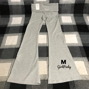 vs PINK flare leggings IN HEATHER GREY BLING NEW RELEASE!! SIZE MEDIUM - Picture 1 of 10