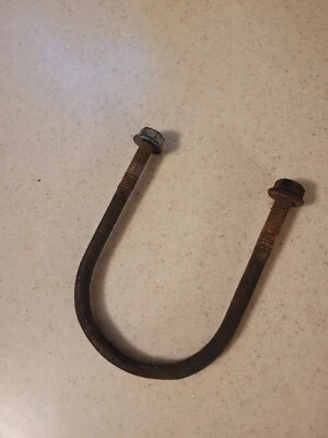 Soporte de barra estabilizadora trasera GM 10018208 perno en U Chevrolet Camaro Pontiac Firebird 93-02 Foto 1 de 2