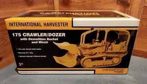 NEU IM KARTON 1. GETRIEBE BAU PIONEERS IH 175 CRAWLER/DOZER MIT DEMOEIMER & WINDE - Bild 1 von 23