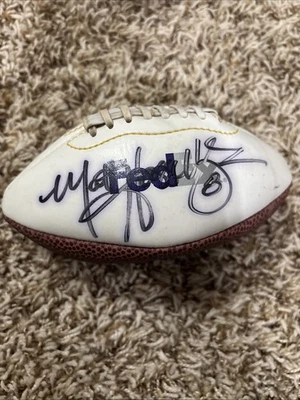 Mini fútbol americano autografiado por Matt Hasselbeck y Bobby Engram Seattle Seahawks Foto 1 de 4