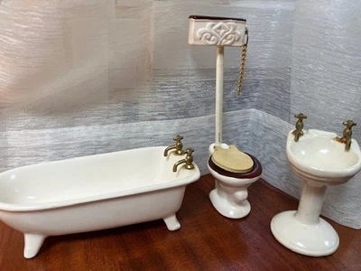 VINTAGE Shackman Doll House Bathroom SET Tub, Toilet, Sink + TOWELS+ TP + SOAP  - Image 1 of 4