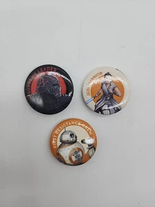 Menge 3 Star Wars Sammlerstück Mini Button Pin Dose Anstecker - Bild 1 von 6