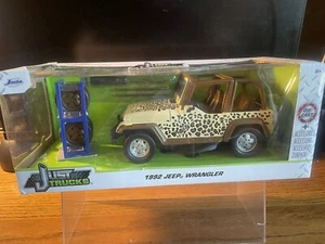 JADA JUST TRUCKS1/24 1992 JEEP WRANGLER NIB LIMITED EDITION W/TIRE RACK RARE HTF - Picture 1 of 10