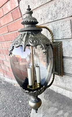 "Lámpara grande de 23"" LightCraft años 60 MCM vidrio ahumado bronce fundido aplique" Foto 1 de 4