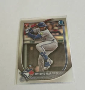 2025 Bowman Chrome Baseball Orelvis Martinez #75 Red Rookie RC Blue Jays - Picture 1 of 2