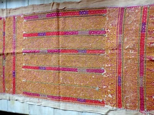 Paschtunen Stickerei antik 19. Jahrhundert seltenes Fragment Textil auf Baumwolle montiert - Bild 1 von 17