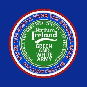 NORDIRLAND Supporters Flaschenöffner Kühlschrankmagnet + Abzeichen  - Bild 1 von 4