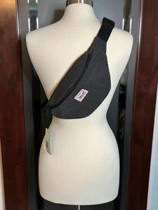 Neu Levi Strauss & Co grau Gürteltasche Bauchtasche Einzelhandel 34,50 $ - Bild 1 von 7