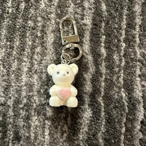 Fuzzy Teddy Bear Bag Charm White Flocked Clip Dangle Backpack Heart Charms Gift - Picture 1 of 9