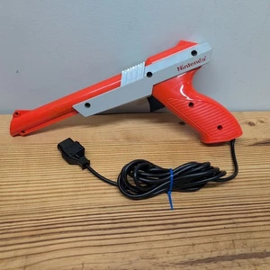 Nintendo NES Orange Zapper Gun NES-005  - Bild 1 von 9