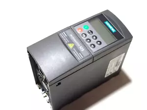 6SE6420-2UD21-5AA1 SIEMENS MICROMASTER 420 DRIVE NUOVO - Foto 1 di 6