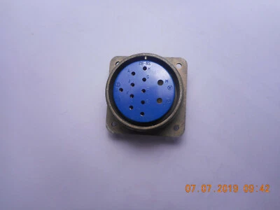 MS3100A-28-8S 12 SOCKET  FLANGE MOUNT  FEMALE CONNECTOR - Image 1 of 4