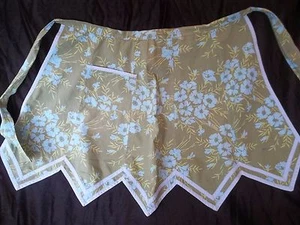 Delantal de anfitriona verde vintage estampado de flores azul claro cocina AP120 - Imagen 1 de 9