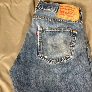 Jeans Levis 501 Original 34x32 Denim Elástico Azul Lavado Medio - Imagen 1 de 15