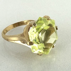 Vintage Peridot Cocktail Ring 14K Solid Gold Gemstone Ring Sz 6 - Picture 1 of 7