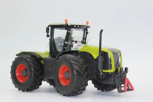 Siku 3271 Claas Xerion 5000 Tractor 1:32 New in Original Packaging - Picture 1 of 9