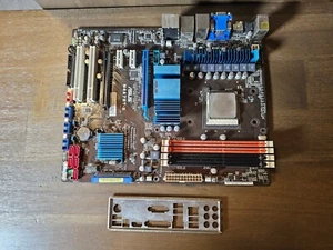 ASUS M4A78T-E REV. 1.02G Socket AM3 DDR3 ATX Motherboard + AMD Phenom II - Picture 1 of 4