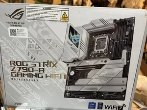 ASUS ROG Strix Z790-A Gaming WiFi II WiFI 7 LGA 1700 Intel ATX DDR5 - Foto 1 di 6