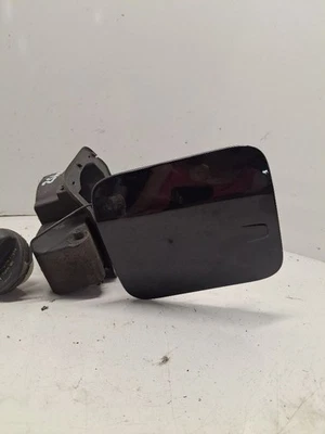 Puerta de llenado de combustible Terrain 2012 1384063 Foto 1 de 4