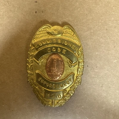Insignia Cumplimiento del Código del Comisionado de Baltimore H.C.D. Pin Back retirado obsoleto Foto 1 de 4