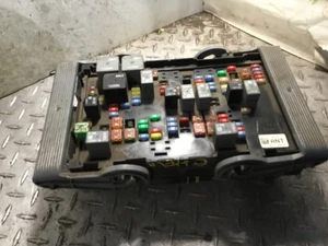 10-14 SILVERADO 2500 6.0 ENGINE MOTOR UNDER HOOD FUSE RELAY BOX ID 20978811 - Imagen 1 de 7