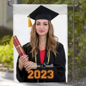 Cargue una foto personalizada bandera de jardín de graduación | bandera de la casa | 12x18 | 36x60 - Imagen 1 de 4