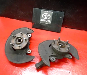 03 04 05 06 07 08 TOYOTA COROLLA FRONT BRAKE KNUCKLE SPINDLE SET OEM NON ABS - Picture 1 of 4