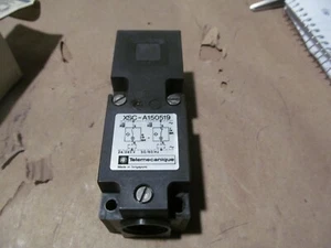 TELEMECANIQUE KSCA1505 19H7 PROXIMITY SWITCH B-26 - Picture 1 of 3