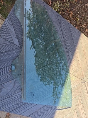 Vidrio de ventana de puerta delantera lateral izquierda/conductor para Hyundai Azera 2012-2017 Foto 1 de 3