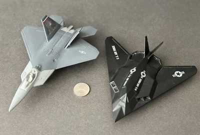 ERTL Force One YF-22 & F-117 Stealth Attack Fighter Aircraft Plane 1:100 Diecast - Image 1 of 4