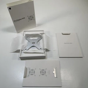 Apple VESA Mount Adapter for a Pro Display XDR | A Grade - Afbeelding 1 van 9