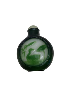 Antique Cameo Chinese Snuff Bottle Peking Loon In Pond Cloisonné Enamel Green - Picture 1 of 9