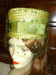 BEAUTIFUL VINTAGE 1950'S CLOCHE Straw Hat Church Green Size 22 Medium w Netting - Picture 1 of 10