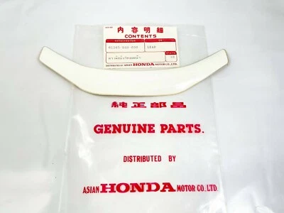 Honda Lead NH125 AERO125 1984 (E)USA Mark Front fender Decal Nos 61105-kg8-000 - Image 1 of 4